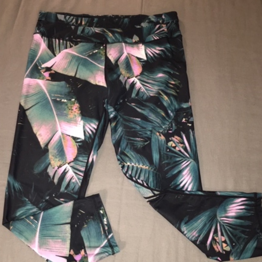 [FABLETICS] PowerLite Capri Crop